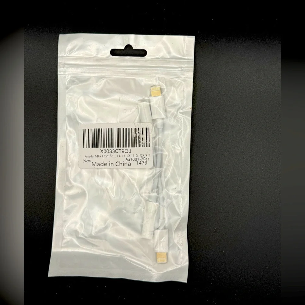 iPhone headphone jack adapter 2pk BNWOT